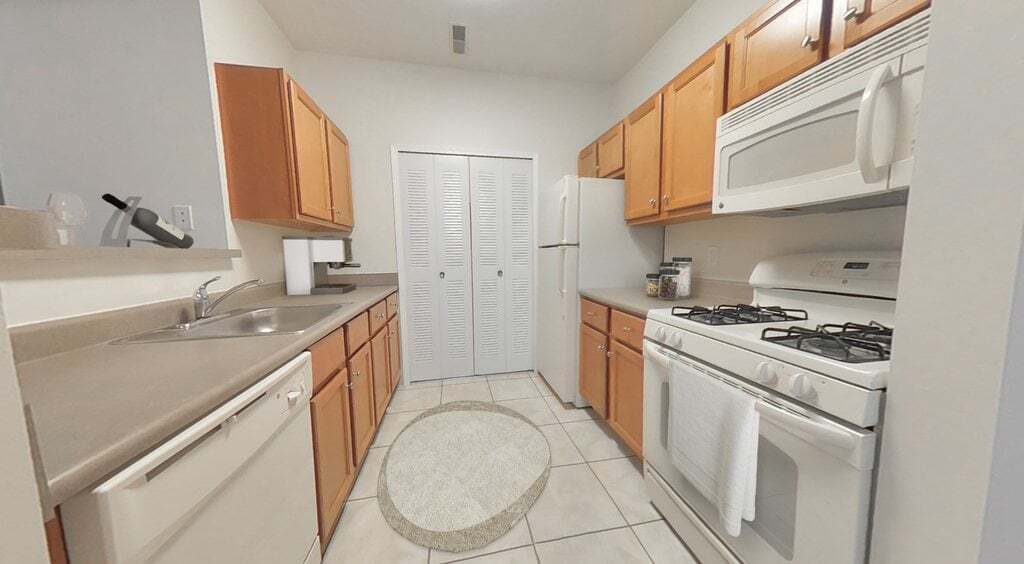 Cobblestone Court Apartments – photo 5