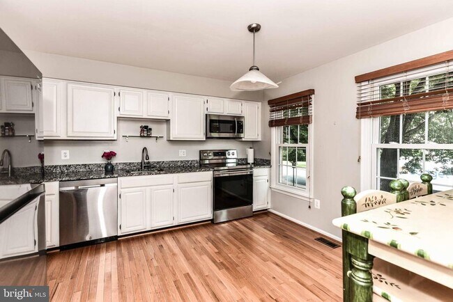 Foto del edificio - 6862 Williamsburg Pond Ct