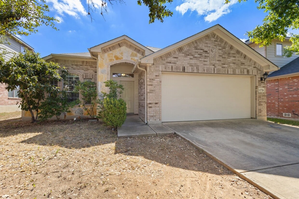 Foto principal - Charming Home Awaits: Spacious & Modern Li...