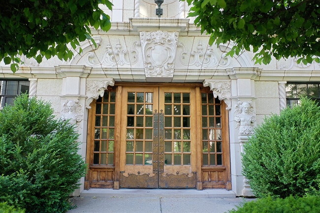 Building Photo - 7350 N Ridge Blvd