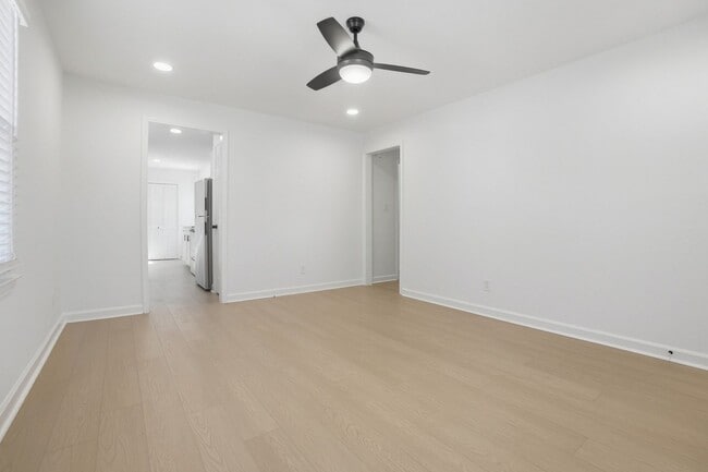 Building Photo - (Coming Soon) Beautifully Renovated 3-Bedroom with Fenced in Yard