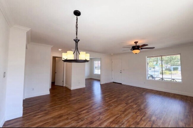 Foto del edificio - 8406 Orchard Creek Way