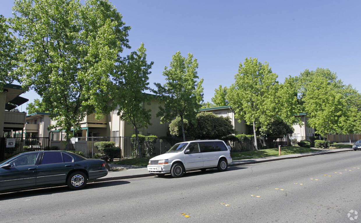 Building Photo - The Orchards Apartments