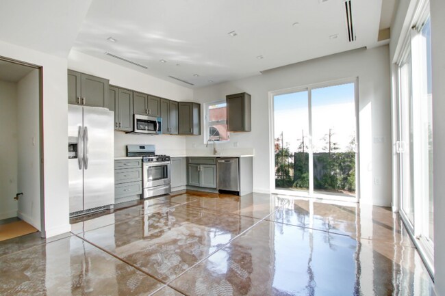 Foto del edificio - 5407 Huntington Dr