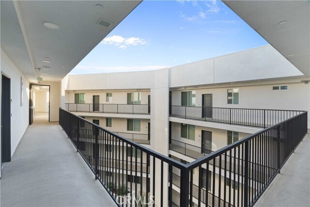 Foto del edificio - 8750 Sepulveda Blvd