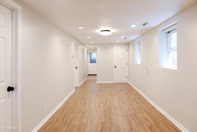 Foto del edificio - 1739 N Richmond St