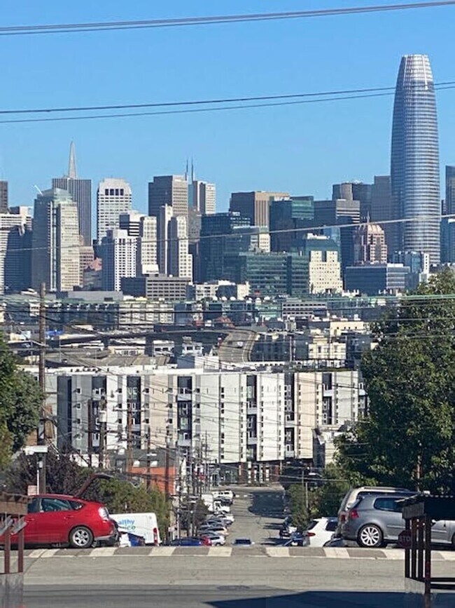 Foto del edificio - 2BR PLUS /1BA Prime Potrero Flat w/Private...