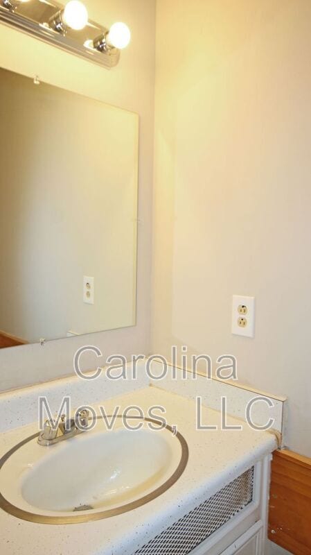 Building Photo - 83 Pine Creek Ct Ext
