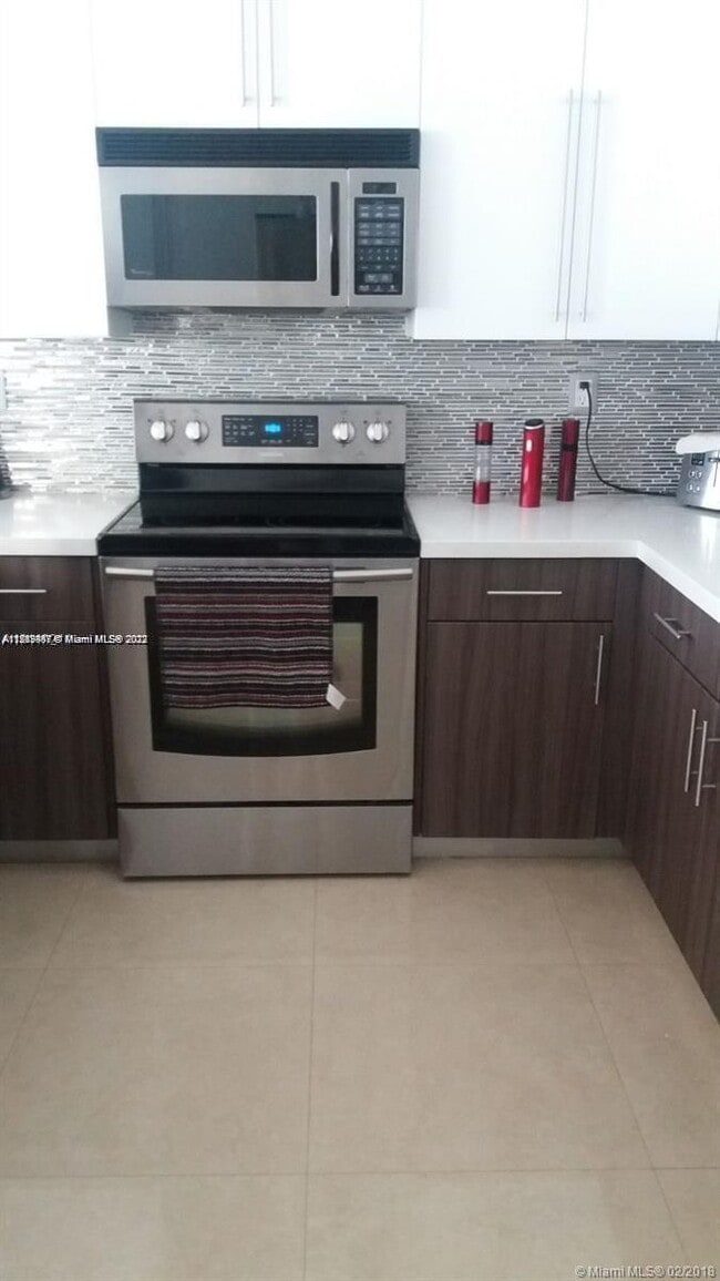 Foto del edificio - 7903 NW 111th Ct