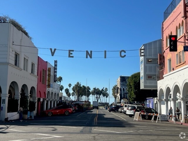 Building Photo - 1401 Venice Blvd