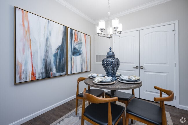 2BR, 2BA - 1,065SF - Dining Room - Greymont Village Apartments