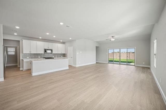 Foto del edificio - 415 Midnight Oak Dr