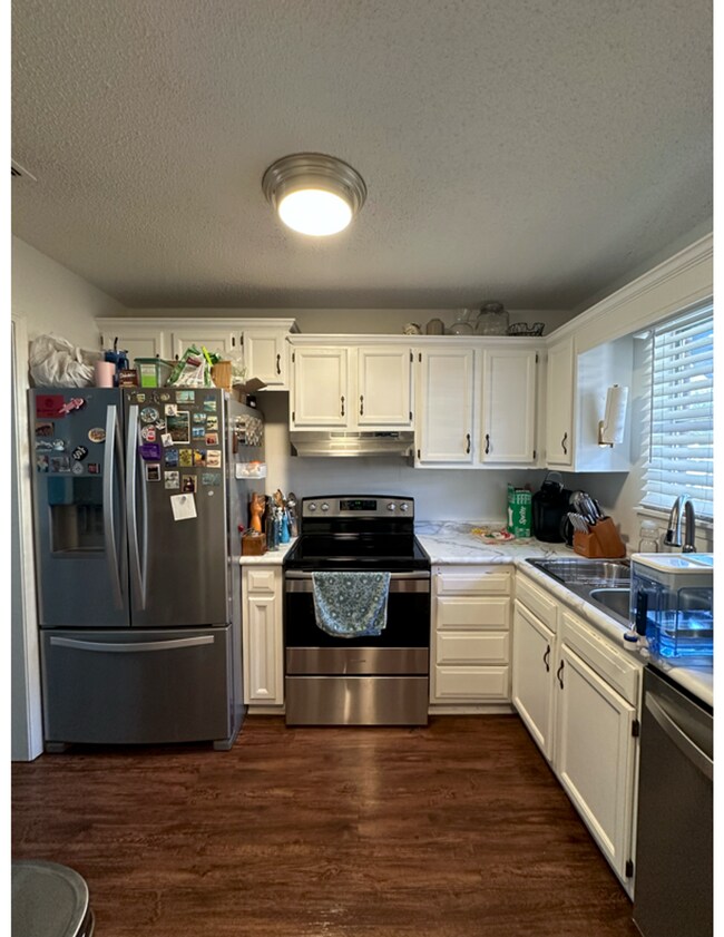 Building Photo - 2 bedroom condo across from UGA's Health and Science campus pre lease