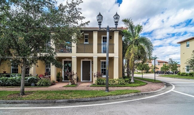 Building Photo - 3 br, 2.5 bath House - 1102 SW 147th Ave #...