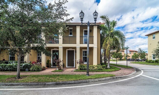 Foto del edificio - 3 br, 2.5 bath House - 1102 SW 147th Ave #...