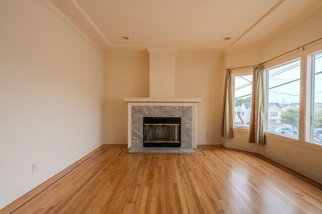 Foto del edificio - Spacious 2 Bedroom Home Near Stonestown