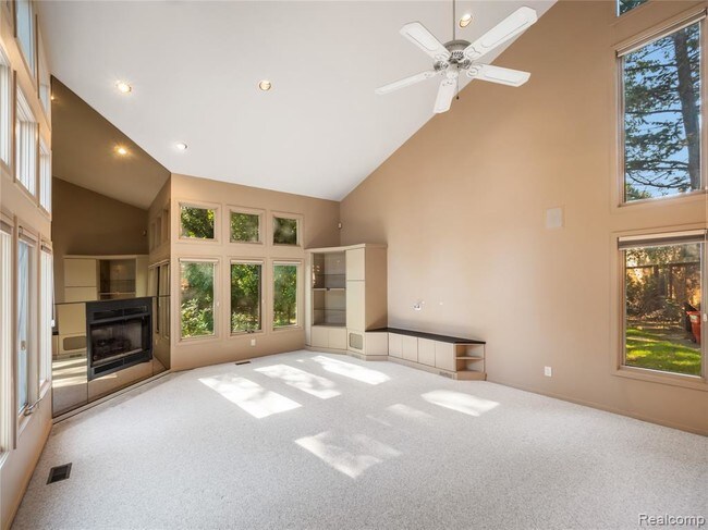 Foto del edificio - 3339 Pine Estates Dr