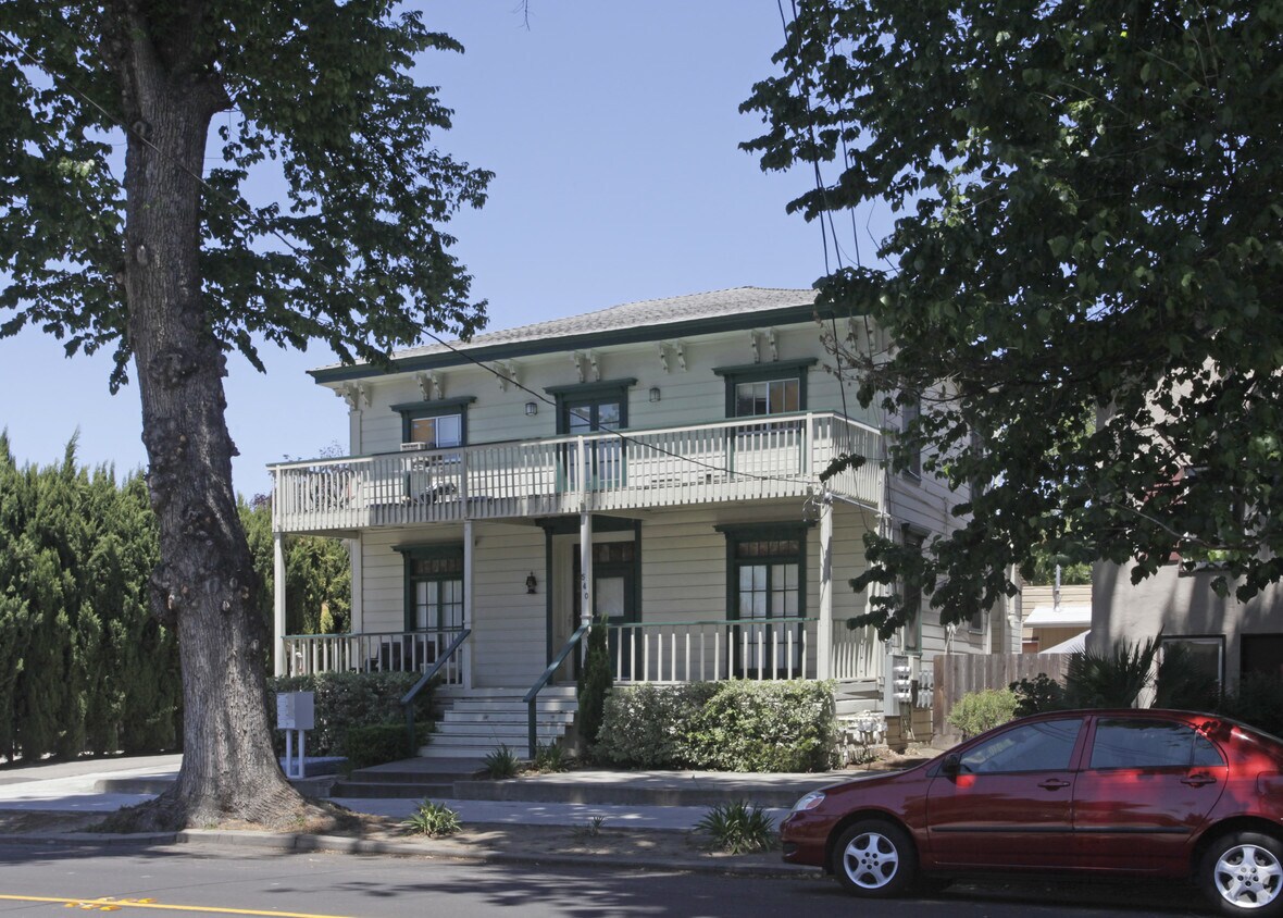 Building Photo - 540 N 2nd St