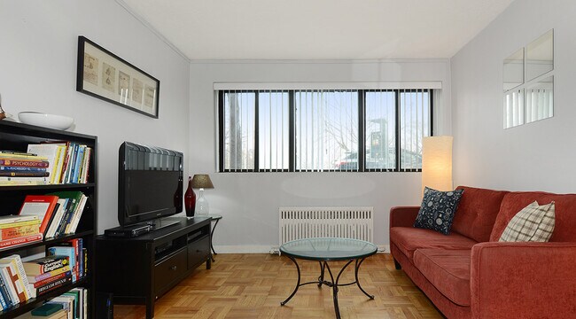 Photo du bâtiment - Pleasant Manor