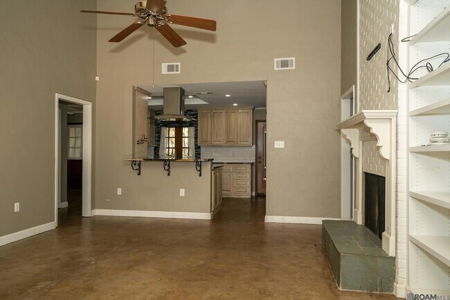 Building Photo - 3736 Sessions Dr