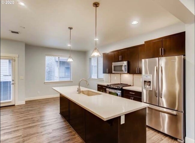 Building Photo - **RENT REDUCTION LIMITED TIME OFFER!** Out...