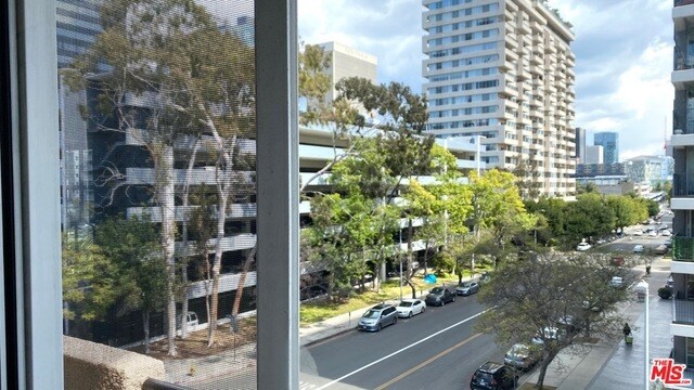 Foto del edificio - 701 S Kingsley Dr