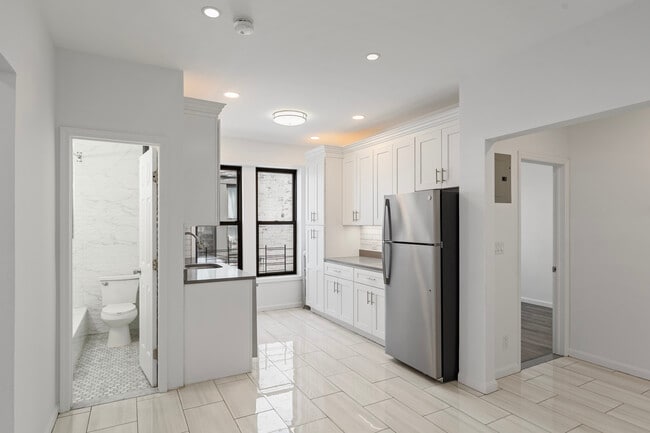 Kitchen - 2077 Dean St