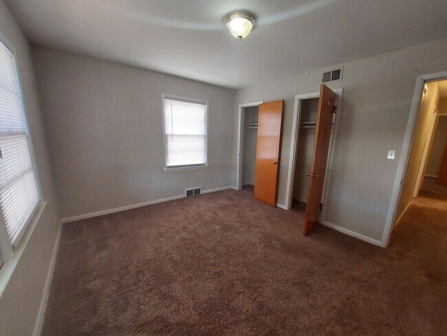Building Photo - Wonderful 3 bedroom / 1 bath home on North...