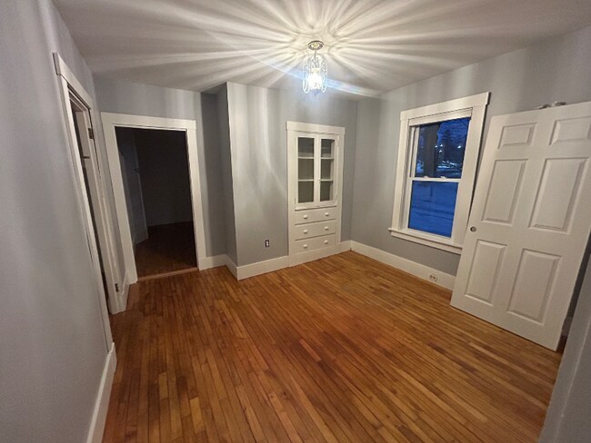 Building Photo - 351 Broadway