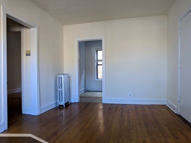 Building Photo - 2706 N Spaulding Ave