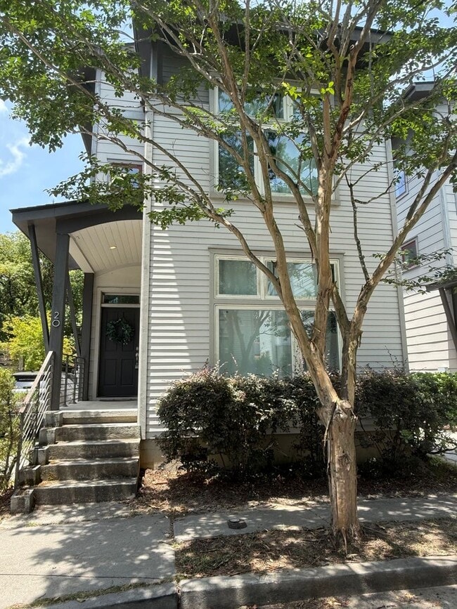 Photo - 2 Bed 2.5 Bath Minutes from Downtown Charleston! House