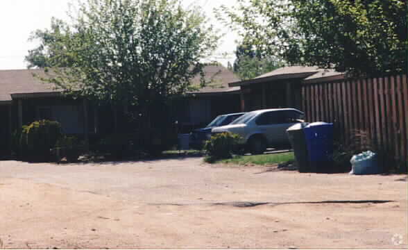 Building Photo - 13373 Mohawk Rd