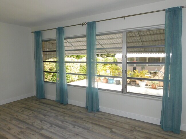 Building Photo - 231 S Palmway