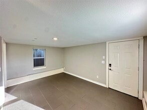 Building Photo - 1304 Ave N Ursuline St