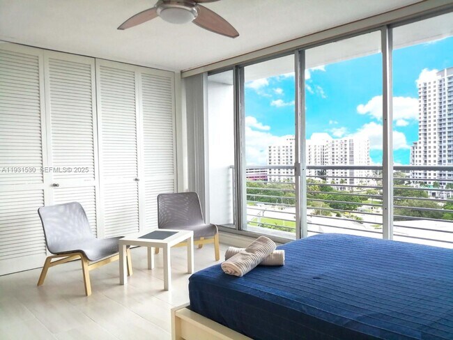 Foto del edificio - 1720 Harrison St