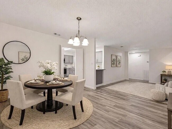 Foto del edificio - 13431 Clarewood Dr