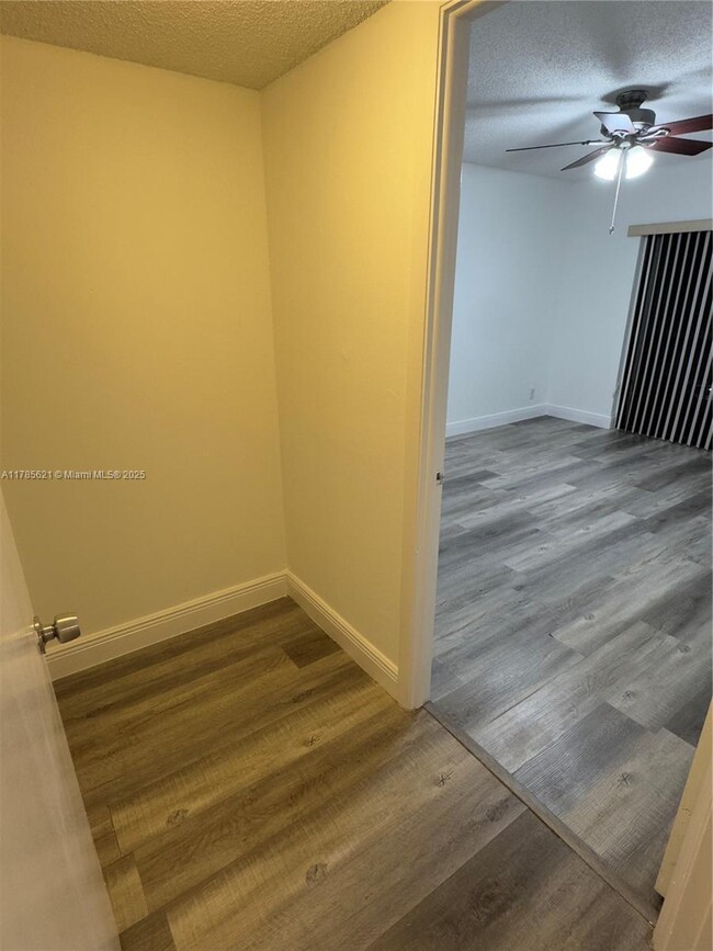 Building Photo - 8100 Geneva Ct