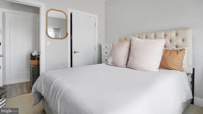 Building Photo - 1111 Orren St NE