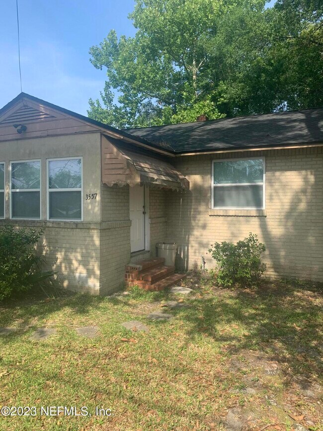 Building Photo - 3557 Penton St