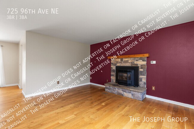 Foto del edificio - 725 96th Ave NE