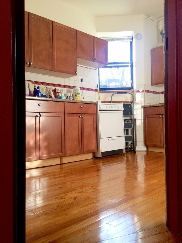 Primary Photo - 256 2nd Ave