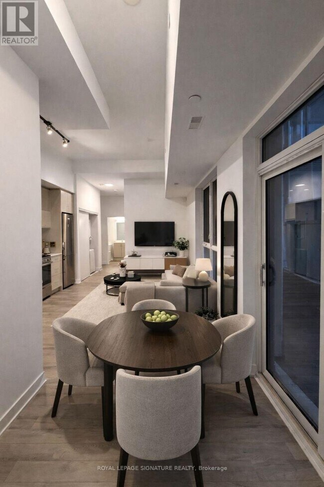 Photo du bâtiment - 1005 Dundas St E