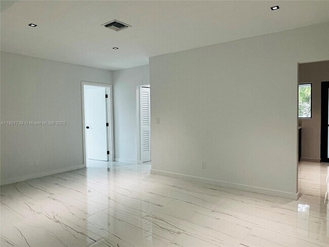 Building Photo - 1155 102nd St