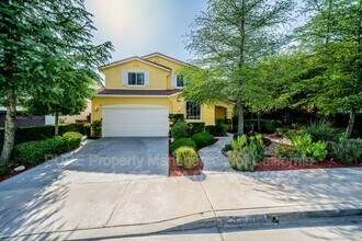 Building Photo - 38669 Clearbrook Dr