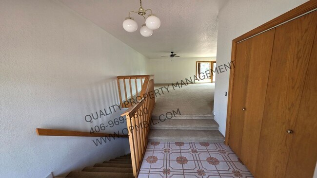 Foto del edificio - Spacious 4-bedroom, 3-bath home on West end Billings