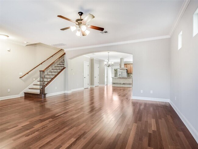 Building Photo - 1907 Winsted Ln