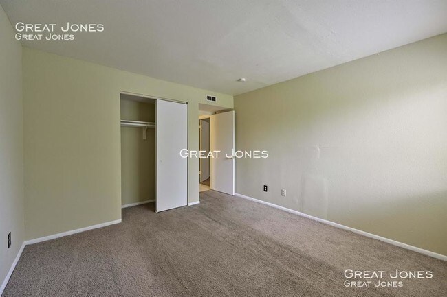 Foto del edificio - AWESOME 2/2 IN VILLAGE CREEK!