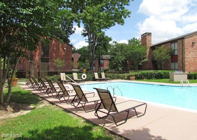 Foto del edificio - 100 Hollow Tree Ln