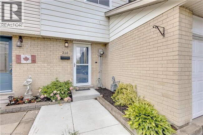Building Photo - 210 Golden Orchard Dr