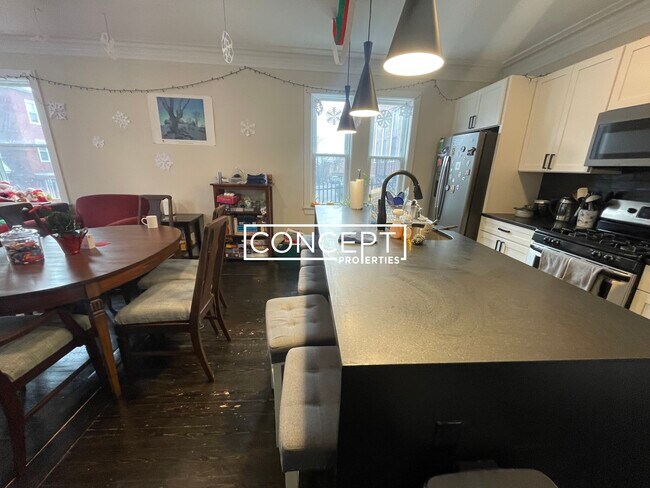 Foto del edificio - 839 Parker St